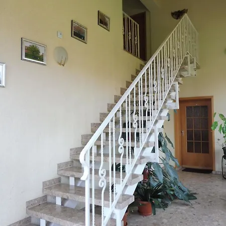 Apartment Geraeumige In Mit Eigenem Balkon Radewege