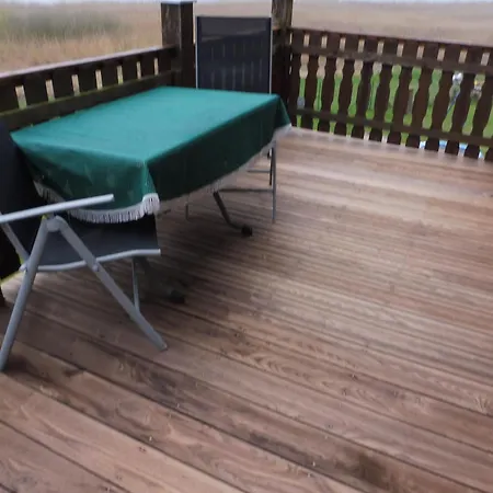 Geraeumige In Mit Eigenem Balkon Radewege