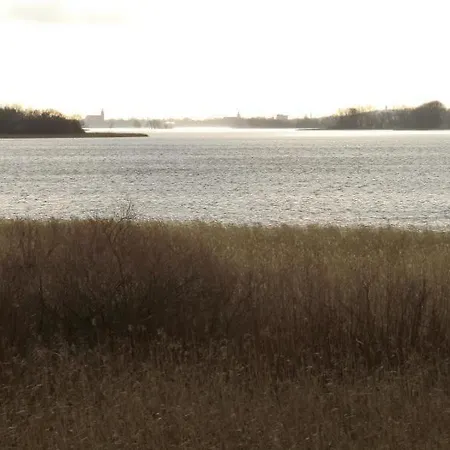 Mit Blick Auf Wasser *
